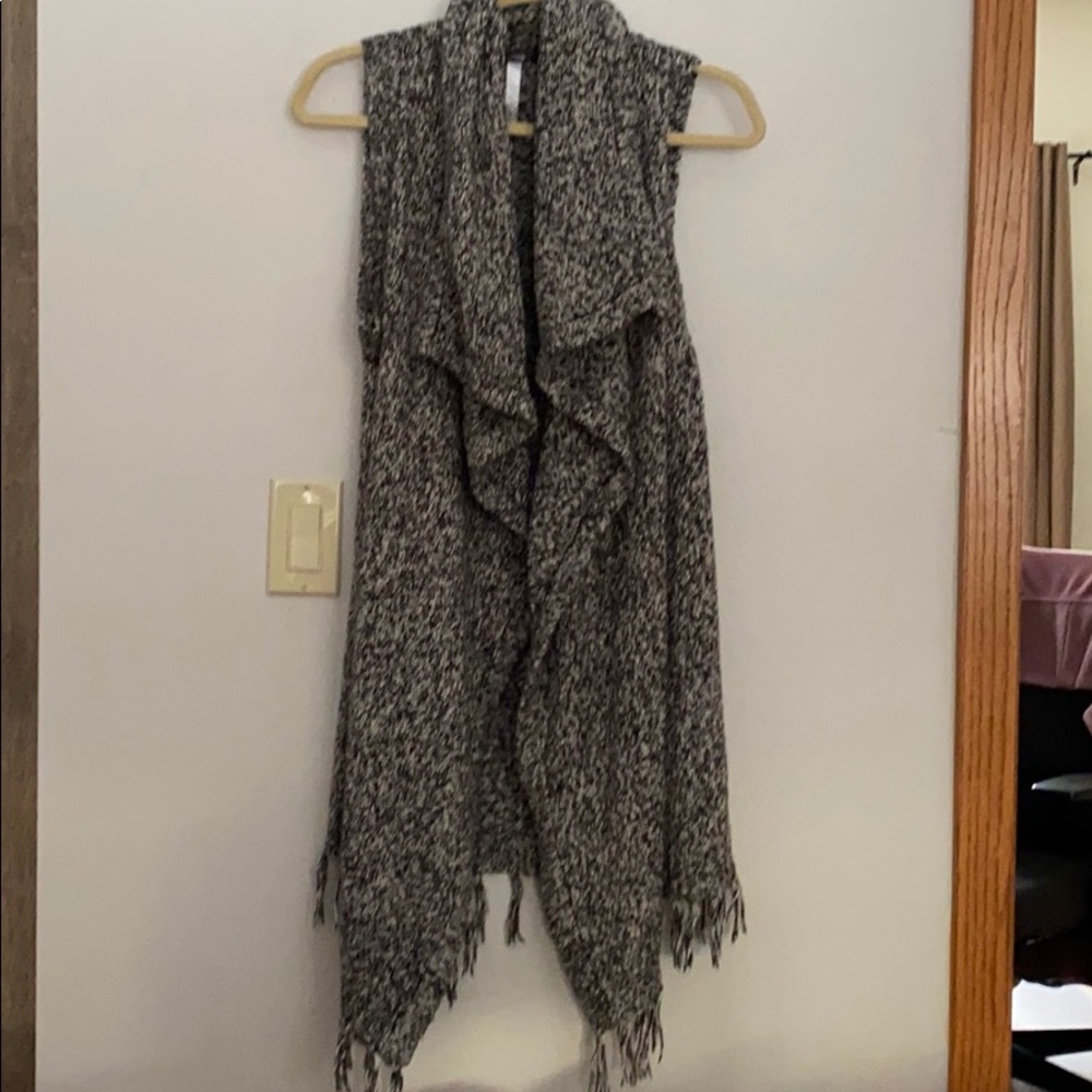 Sweater vest